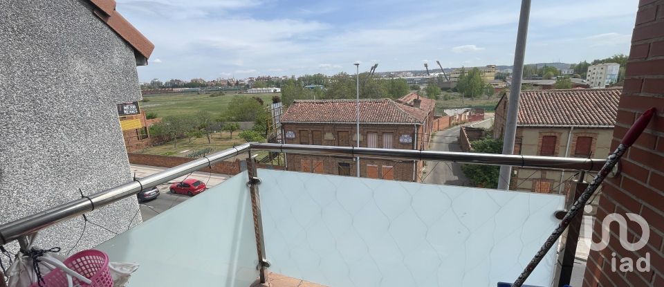 Duplex 4 bedrooms of 116 m² in León (24008)