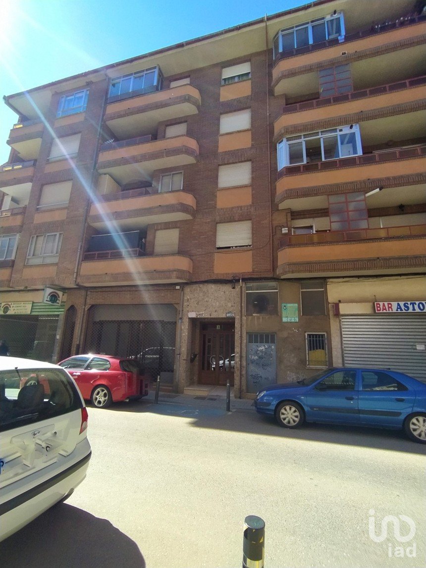 Appartement 3 chambres de 108 m² à Benavente (49600)