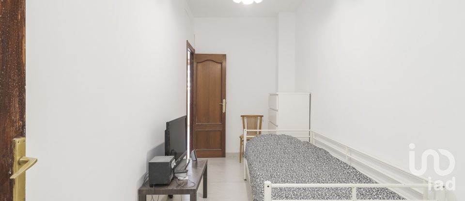Pis 3 habitacions de 72 m² a Barcelona (08015)