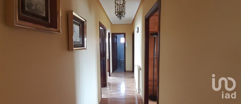 House 4 bedrooms of 240 m² in La Bañeza (24750)