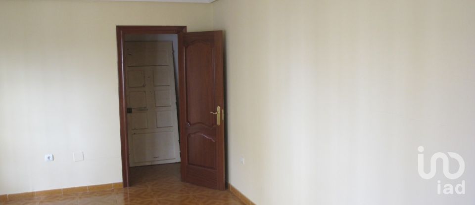 Apartment 2 bedrooms of 97 m² in Trobajo del Camino (24010)
