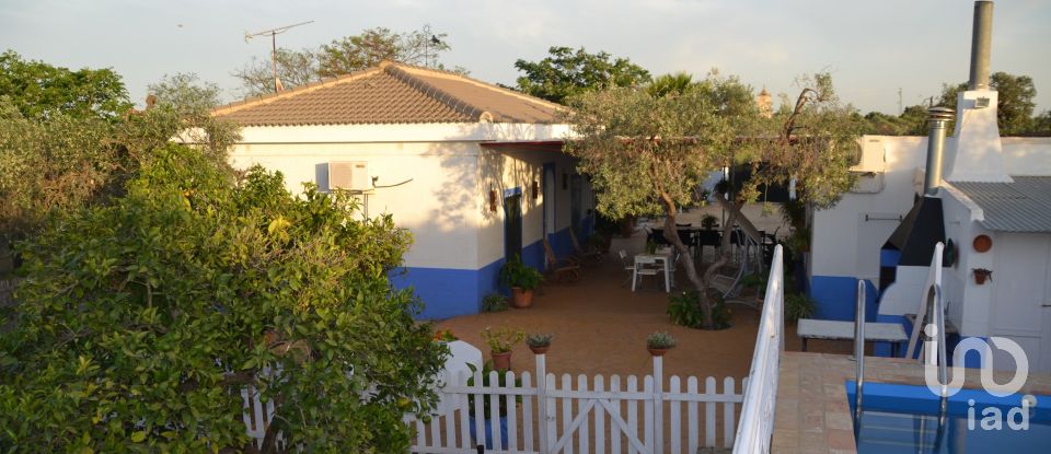 Casa de campo 4 habitaciones de 138 m² en Carmona (41410)