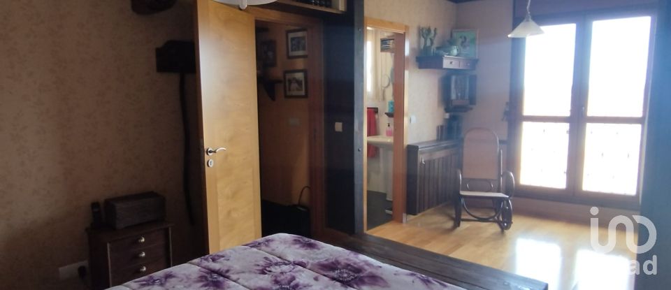 House 3 bedrooms of 185 m² in Villanueva del Carnero (24391)