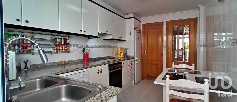 Pis 3 habitacions de 104 m² a Oliva (46780)