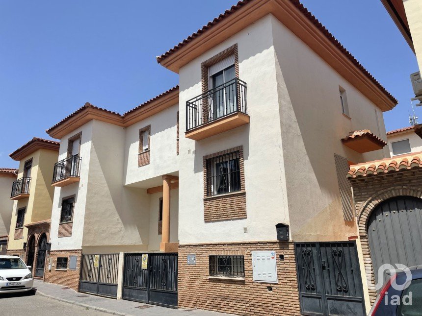House 4 bedrooms of 165 m² in Ogíjares (18151)