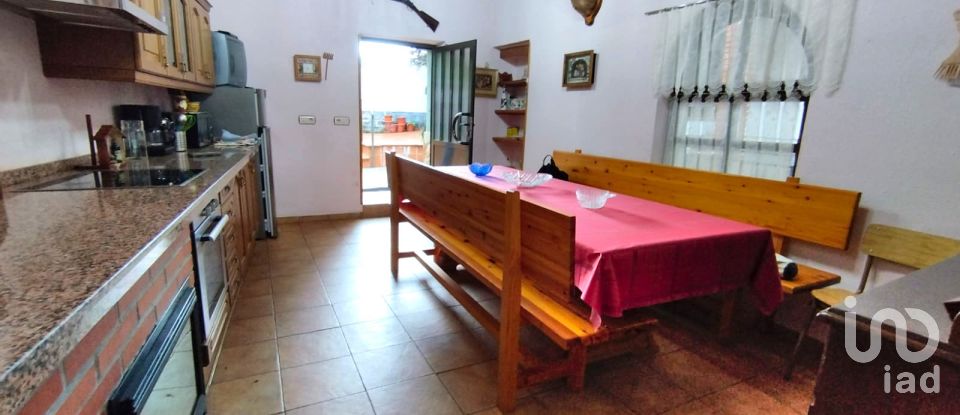 Casa 4 habitacions de 357 m² a Cebanico (24892)
