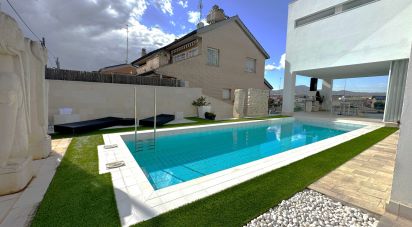 Cottage 4 bedrooms of 366 m² in Terrassa (08228)