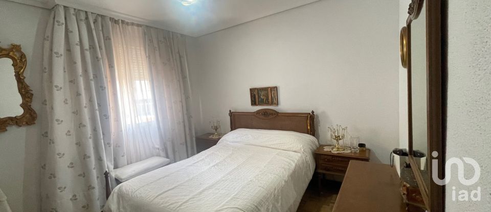 Apartment 4 bedrooms of 125 m² in Sevilla (41005)