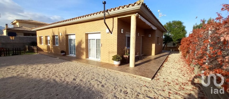 House 4 bedrooms of 200 m² in Roquetes (43520)