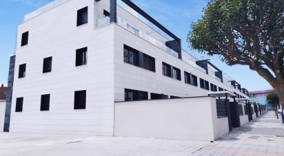 Casa 3 habitacions de 398 m² a León (24008)