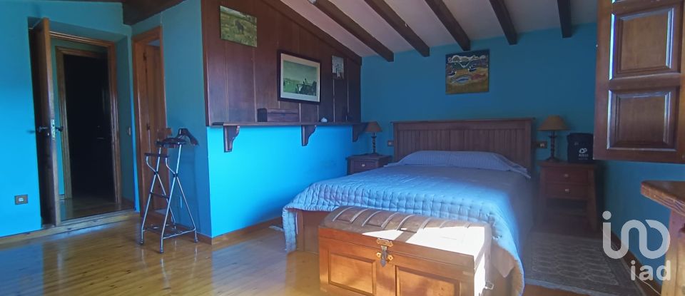 House 4 bedrooms of 220 m² in Novales (39526)