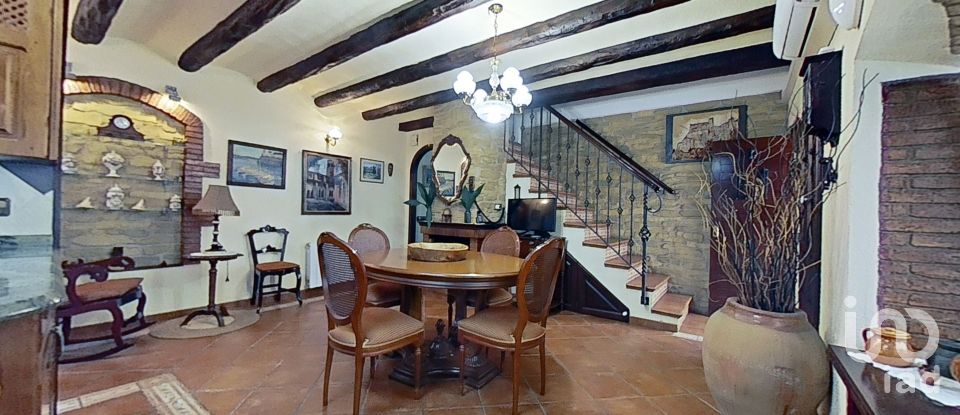 Casa 6 habitaciones de 266 m² en El Papiol (08754)