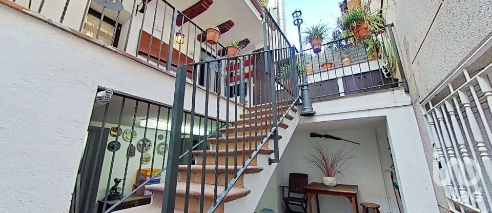 Casa 6 habitaciones de 266 m² en El Papiol (08754)