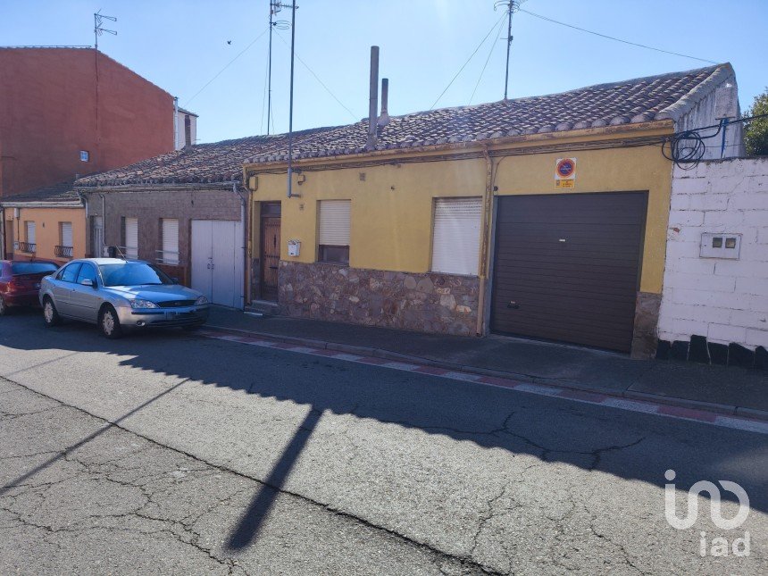 Casa 3 habitaciones de 130 m² en La Bañeza (24750)