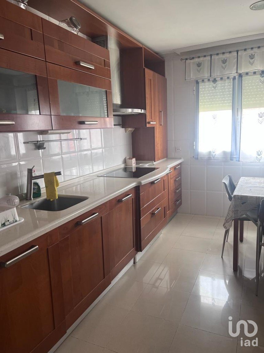 Appartement 3 chambres de 137 m² à Navatejera (24193)