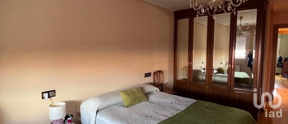 Apartment 3 bedrooms of 137 m² in Navatejera (24193)