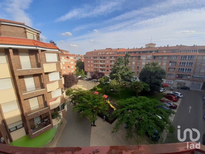 Apartment 2 bedrooms of 85 m² in La Bañeza (24750)