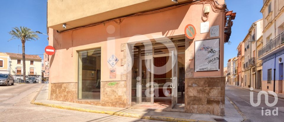 Shop / premises commercial of 99 m² in Canals (46650)