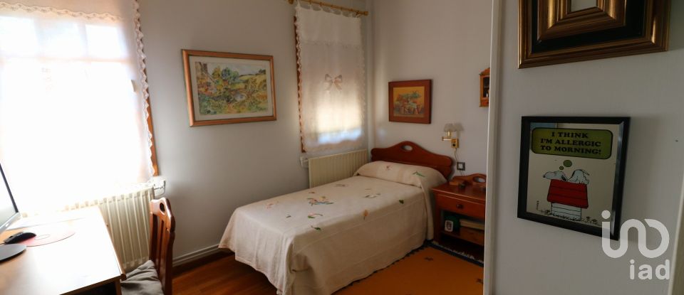 Maison 3 chambres de 365 m² à Monforte de Lemos (27400)