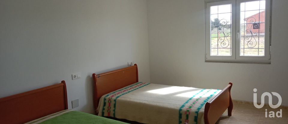 Casa 3 habitacions de 166 m² a Altobar de La Encomienda (24792)