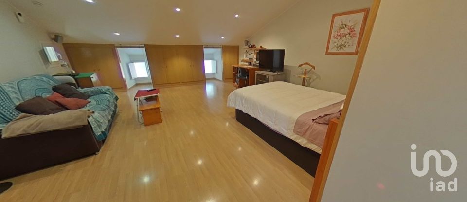 Gîte 4 chambres de 245 m² à Anglesola (25320)