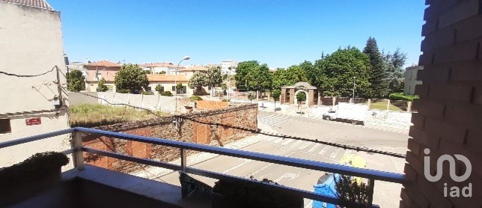 Casa 3 habitaciones de 312 m² en La Bañeza (24750)