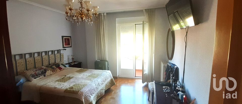 Casa 3 habitacions de 312 m² a La Bañeza (24750)