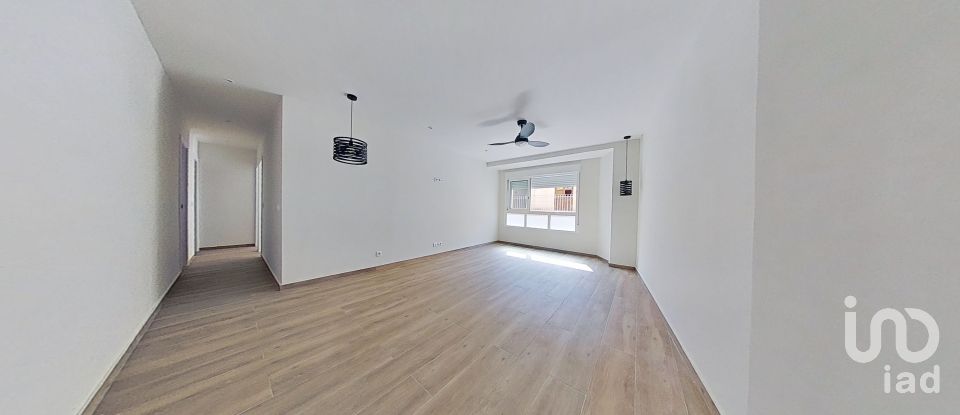 Pis 3 habitacions de 90 m² a Elx/Elche (03203)
