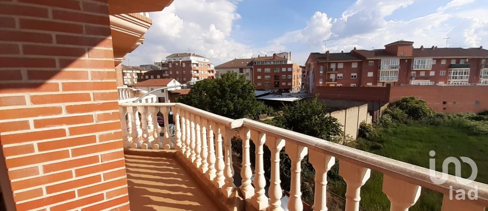 Appartement 4 chambres de 125 m² à La Bañeza (24750)