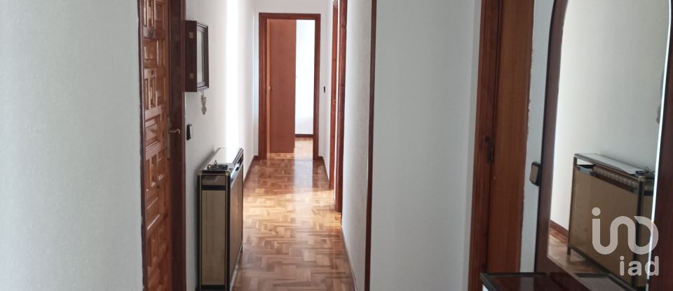 Appartement 3 chambres de 79 m² à Almazán (42200)