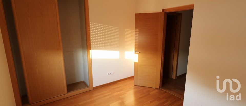 Pis 2 habitacions de 63 m² a Bóveda (27340)