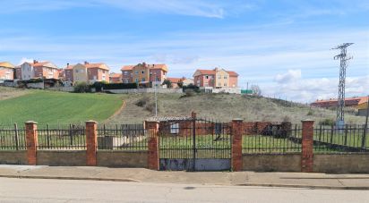 Land of 597 m² in Villaquilambre (24193)