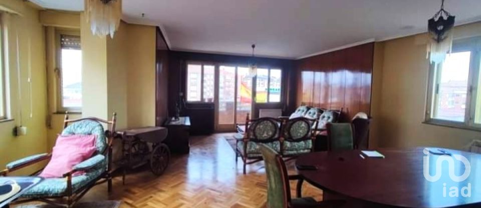 Pis 5 habitacions de 190 m² a La Bañeza (24750)