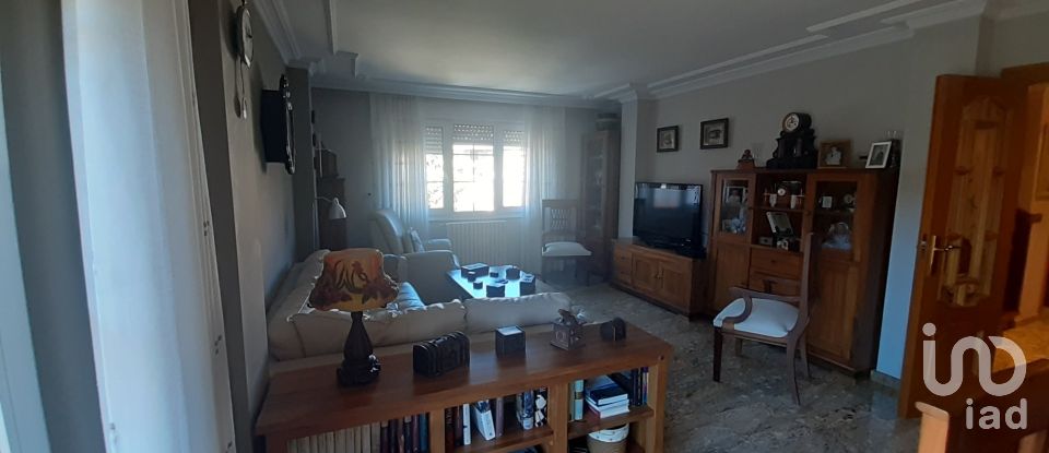 Appartement 4 chambres de 193 m² à La Bañeza (24750)