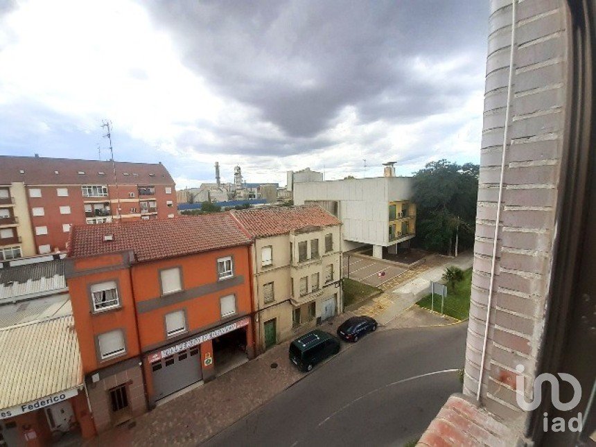 Apartment 3 bedrooms of 120 m² in La Bañeza (24750)