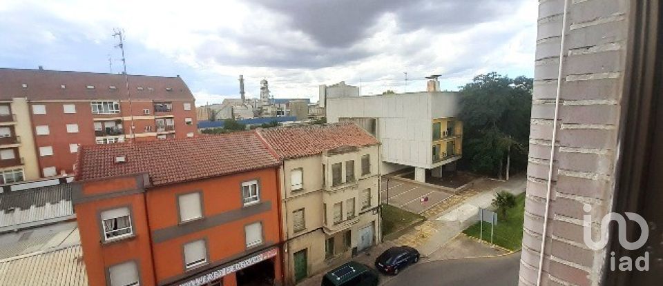 Pis 3 habitacions de 120 m² a La Bañeza (24750)