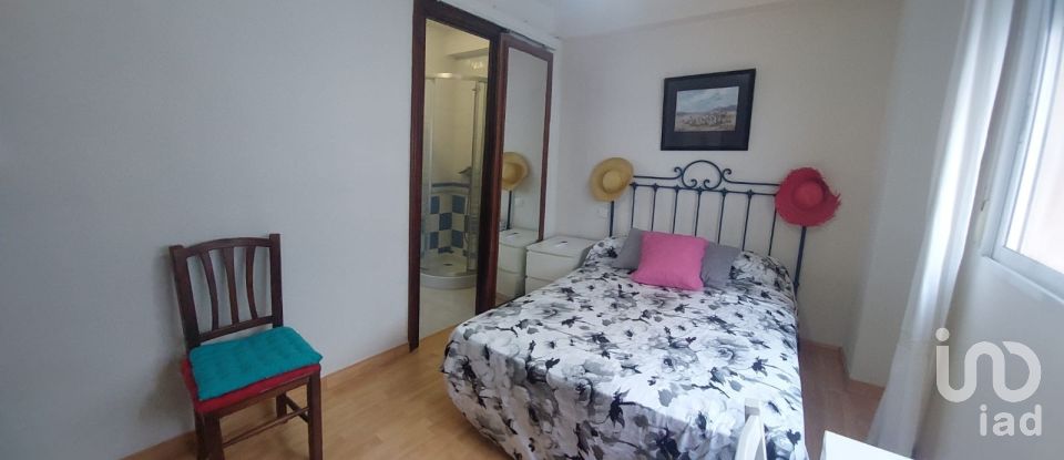 Pis 3 habitacions de 74 m² a Cádiz (11011)