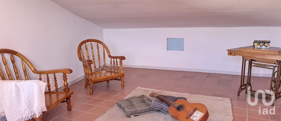House 3 bedrooms of 257 m² in Camarasa (25613)