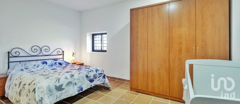 Lodge 13 bedrooms of 1,060 m² in Bigues (08415)
