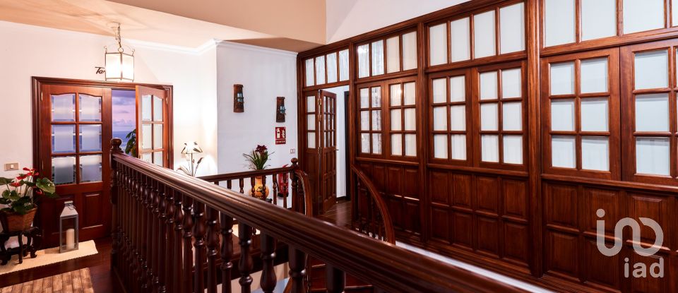 Casa tradicional 12 habitacions de 573 m² a Icod (38430)