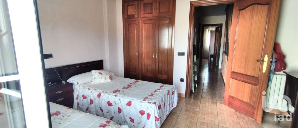 House 4 bedrooms of 171 m² in Trobajo del Camino (24010)