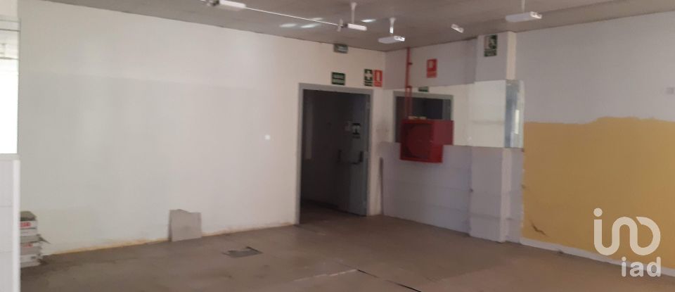 Shop / premises commercial of 431 m² in La Bañeza (24750)
