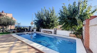 Cottage 5 bedrooms of 233 m² in Montgat (08390)