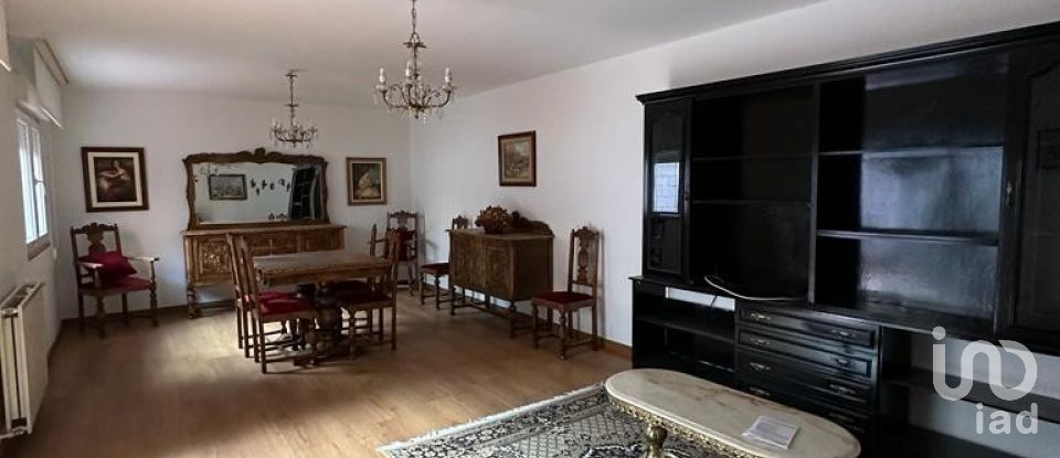 Cottage 5 bedrooms of 157 m² in Astorga (24700)