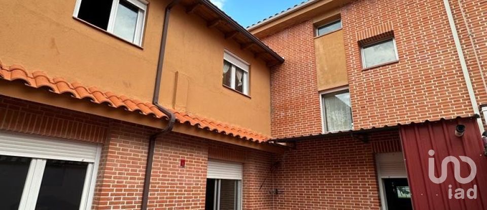Chalet 5 habitaciones de 157 m² en Astorga (24700)