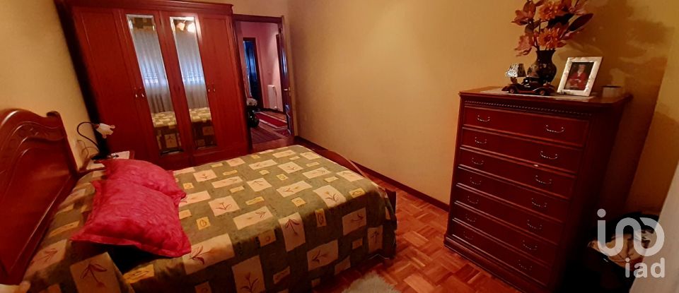 Piso 3 habitaciones de 107 m² en La Bañeza (24750)