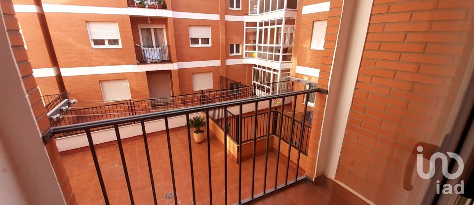 Appartement 3 chambres de 107 m² à La Bañeza (24750)