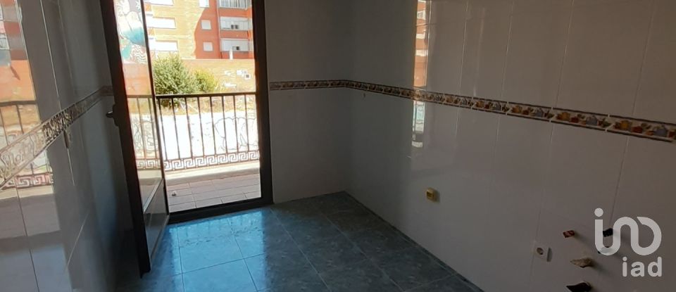 Apartment 2 bedrooms of 98 m² in La Bañeza (24750)