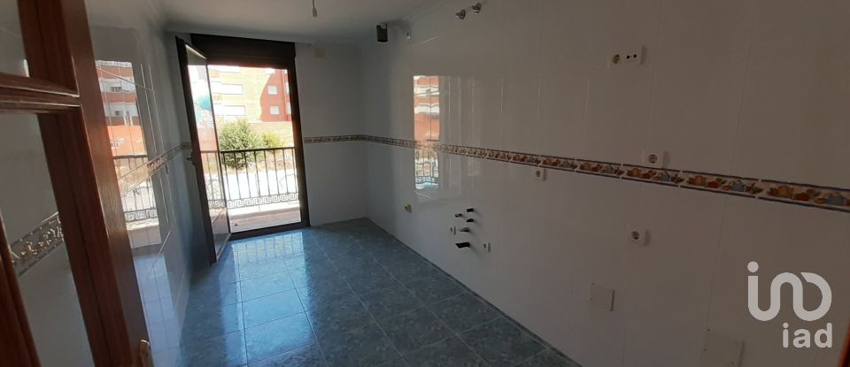 Pis 2 habitacions de 98 m² a La Bañeza (24750)