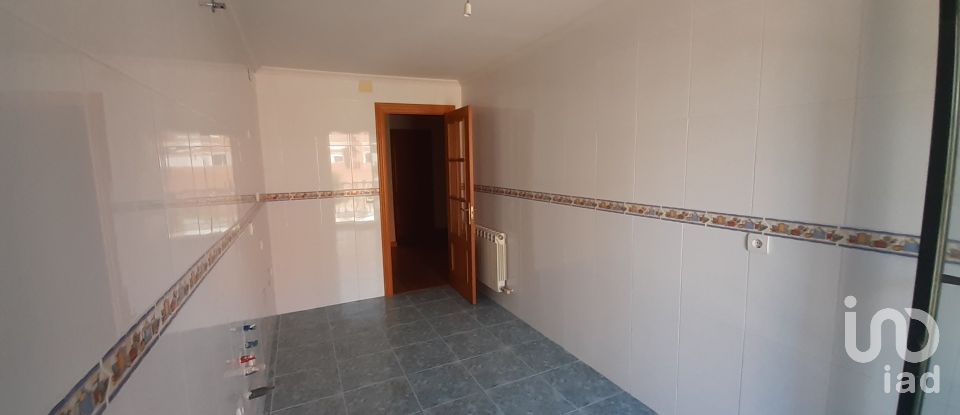 Appartement 2 chambres de 98 m² à La Bañeza (24750)